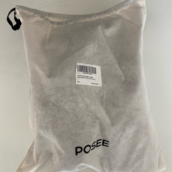 NWB Posee Women's Fuzzy Cross Band Slippers - Picture 7 of 8